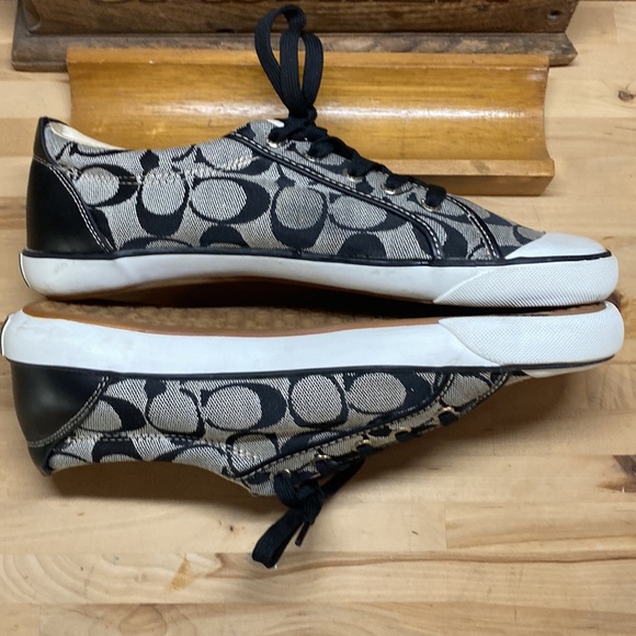 Women’s Coach Tennis Shoes | STYLE: P547 | SIZE:9 1/2 B - Picture 10 of 10